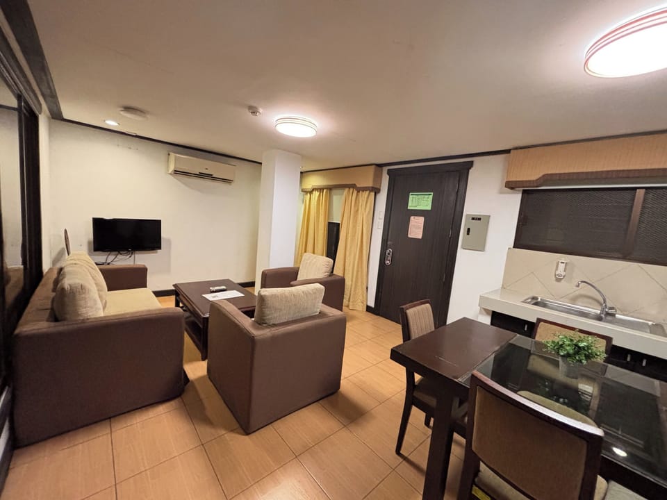 Superior Twin Room | Private kitchen | Microwave, electric kettle