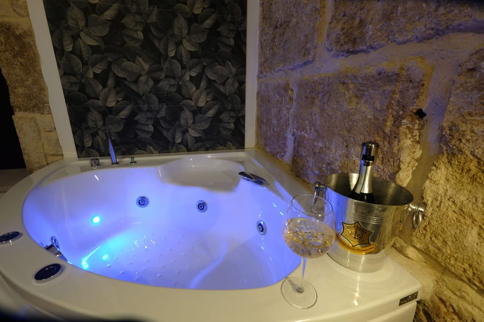 Superior Double Room, Hot Tub | Egyptian cotton sheets, premium bedding, minibar, desk