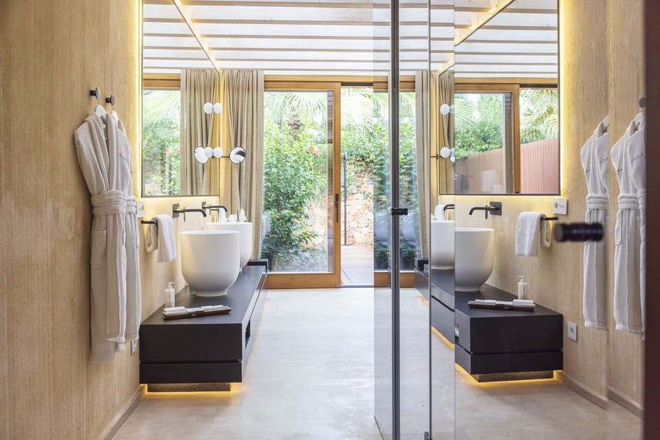 Superior Double Room | Bathroom | Designer toiletries, hair dryer, bathrobes, slippers