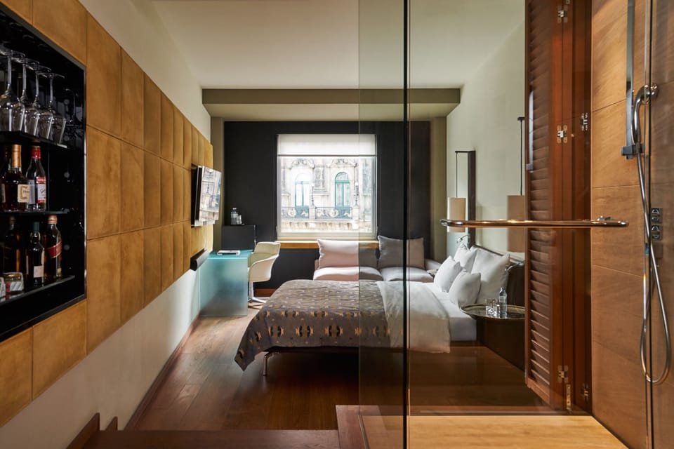 Classic Room, City View | Living area | TV, DVD player, first-run movies