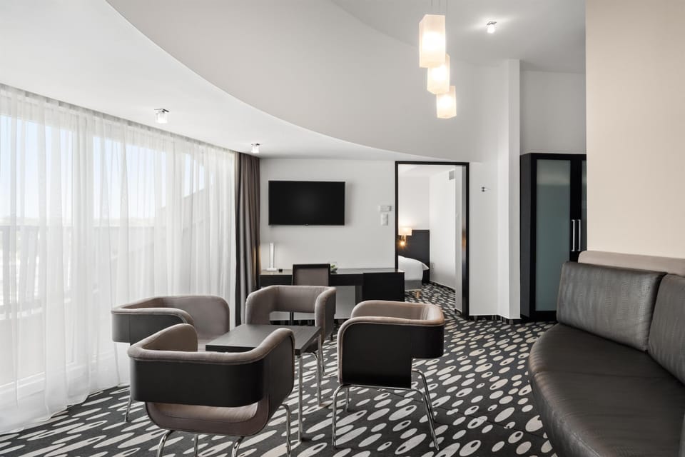 Minibar, in-room safe, desk, blackout drapes