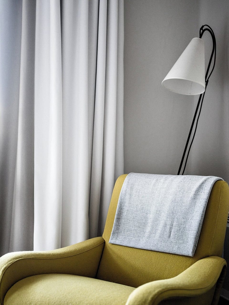 Comfort Room | Minibar, in-room safe, desk, free WiFi