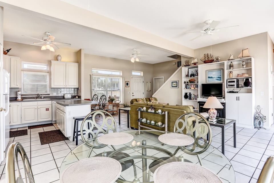House, 3 Bedrooms | Interior