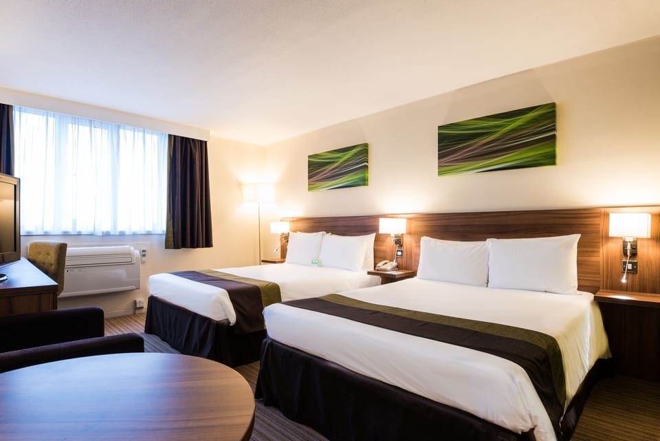 Standard Room, 2 Double Beds | 1 bedroom, hypo-allergenic bedding, desk, blackout drapes