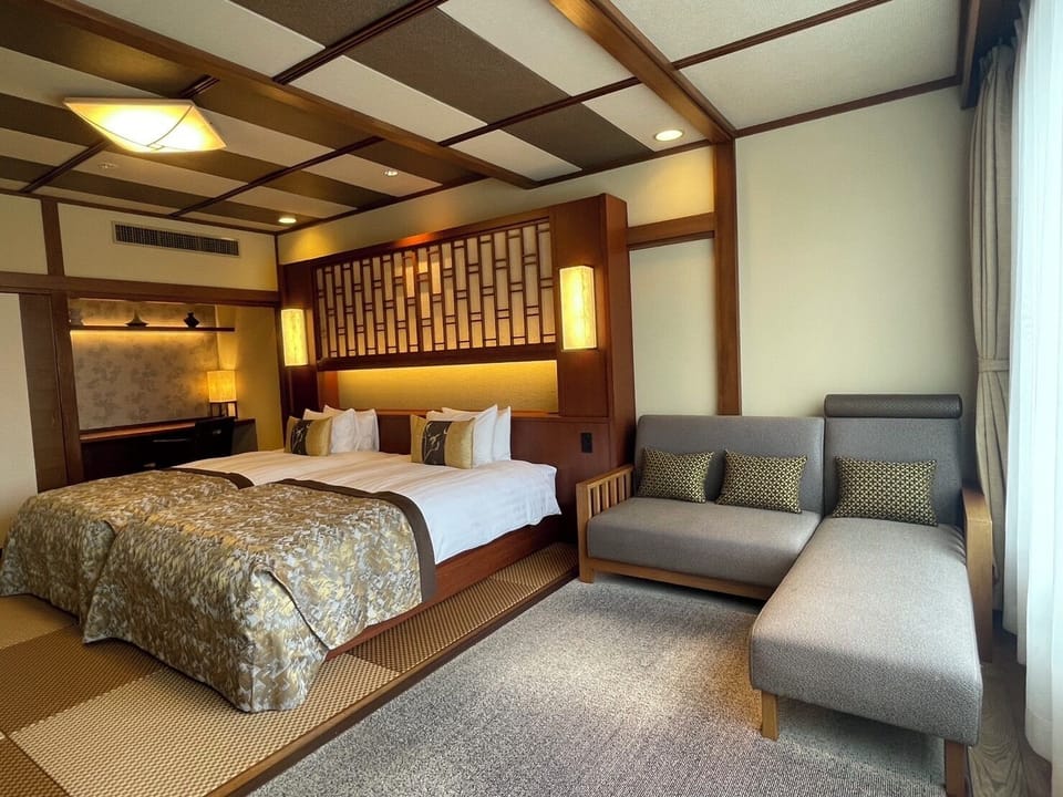Standard Twin Room, Non Smoking, River View | In-room safe, WiFi (free)