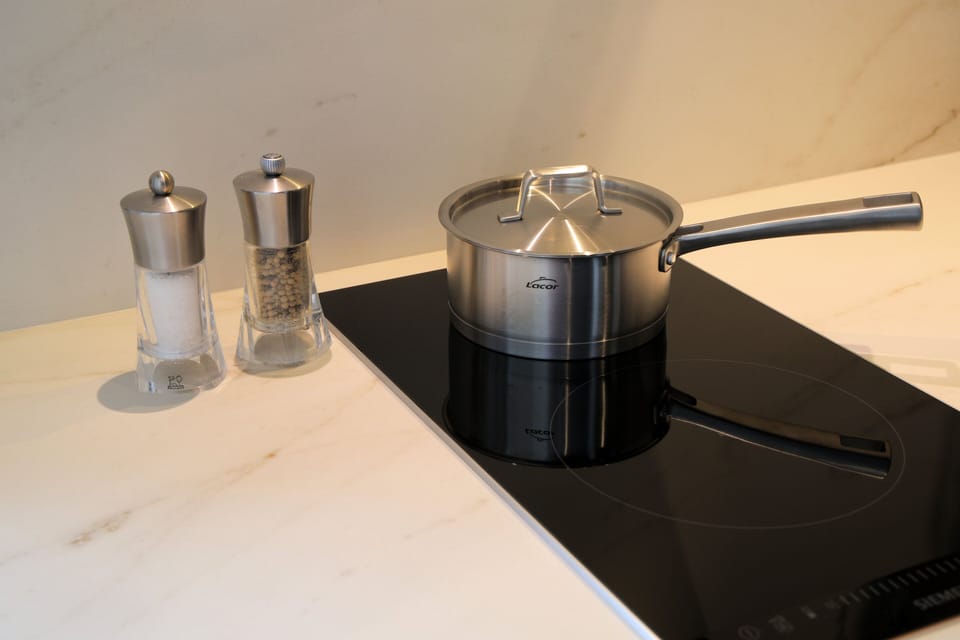 Premium Studio | Private kitchen | Espresso maker, coffee/tea maker, electric kettle