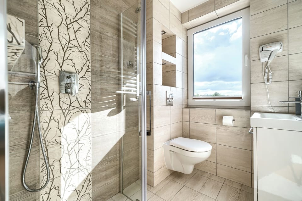 Shower, towels