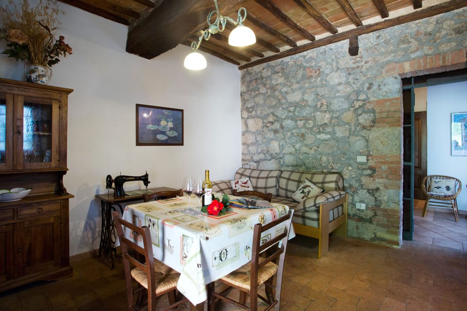 Apartment, 1 Bedroom (Il Bosco) | In-room dining