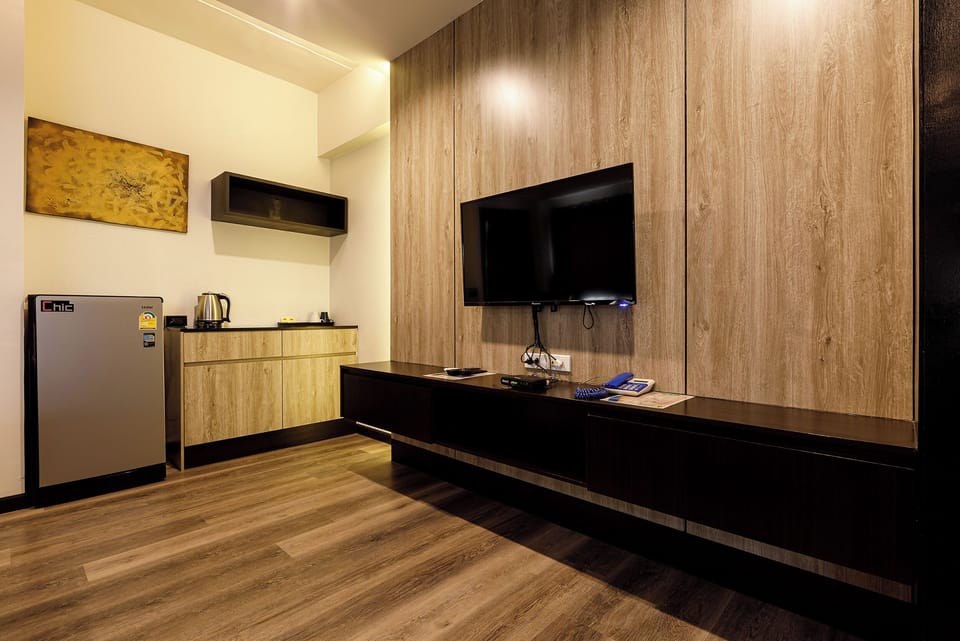 Standard Double Room | In-room safe, desk, rollaway beds, free WiFi