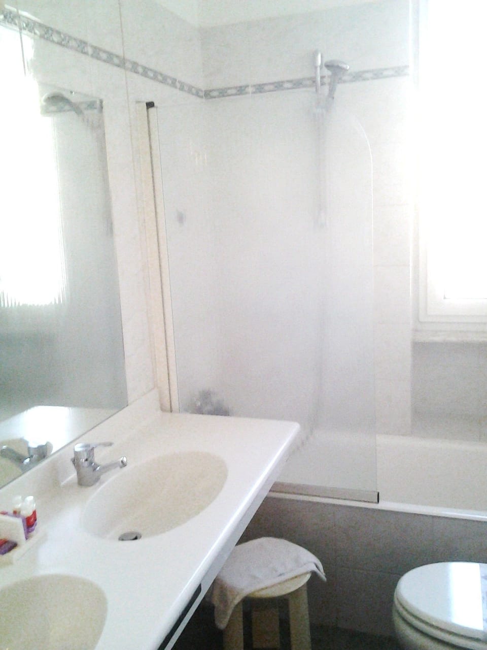 Shower, free toiletries, hair dryer