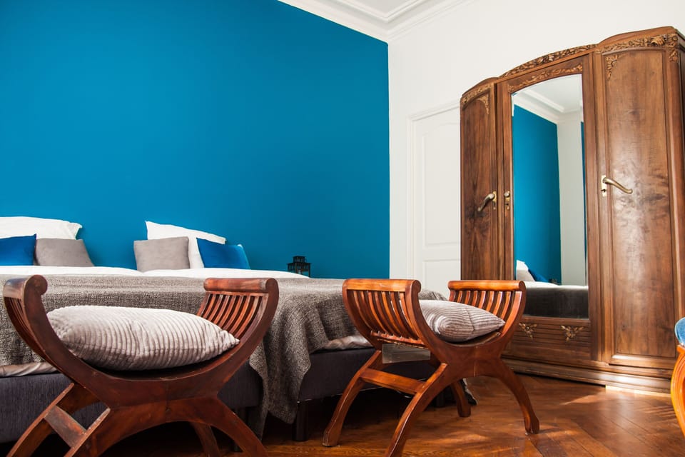 Comfort Twin Room, Private Bathroom, Garden View (Lugdunum) | Blackout drapes, iron/ironing board (on request), WiFi (free)