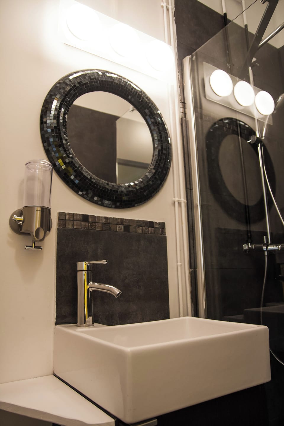 Comfort Double Room, Private Bathroom, Courtyard View (Soierie) | Bathroom | Free toiletries, hair dryer, towels, soap