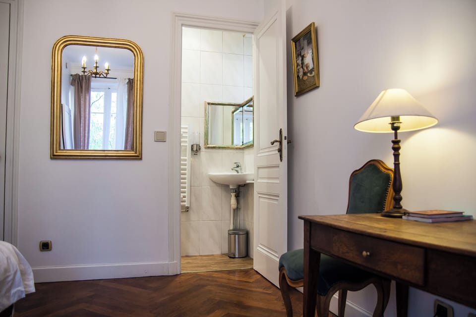 Comfort Twin Room, Private Bathroom, Garden View (Gastronomie) | Bathroom | Free toiletries, hair dryer, towels, soap