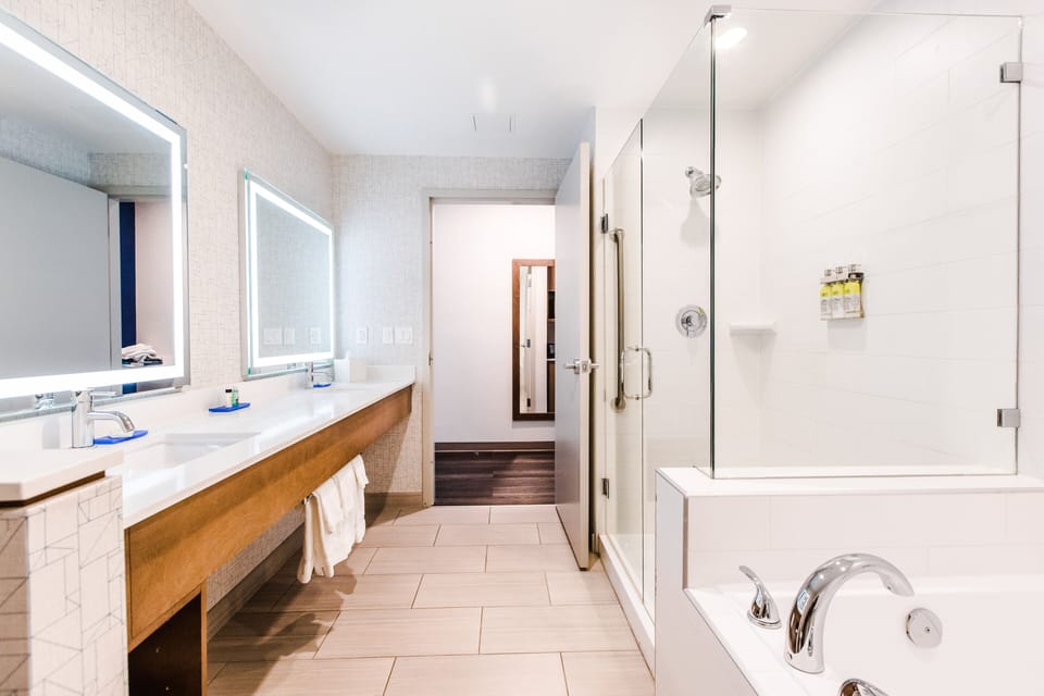 Suite, 1 King Bed, Jetted Tub | In-room safe, desk, blackout drapes, soundproofing
