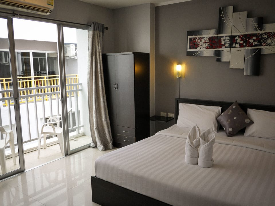 Superior Double Room | Minibar, in-room safe, rollaway beds, free WiFi