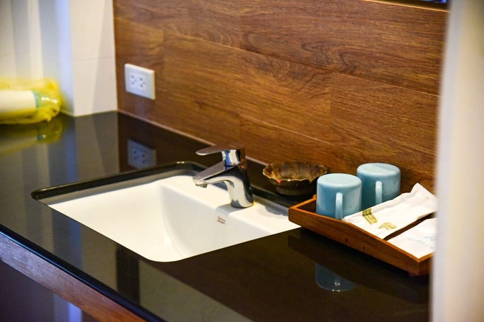Villa | Bathroom | Shower, free toiletries, towels