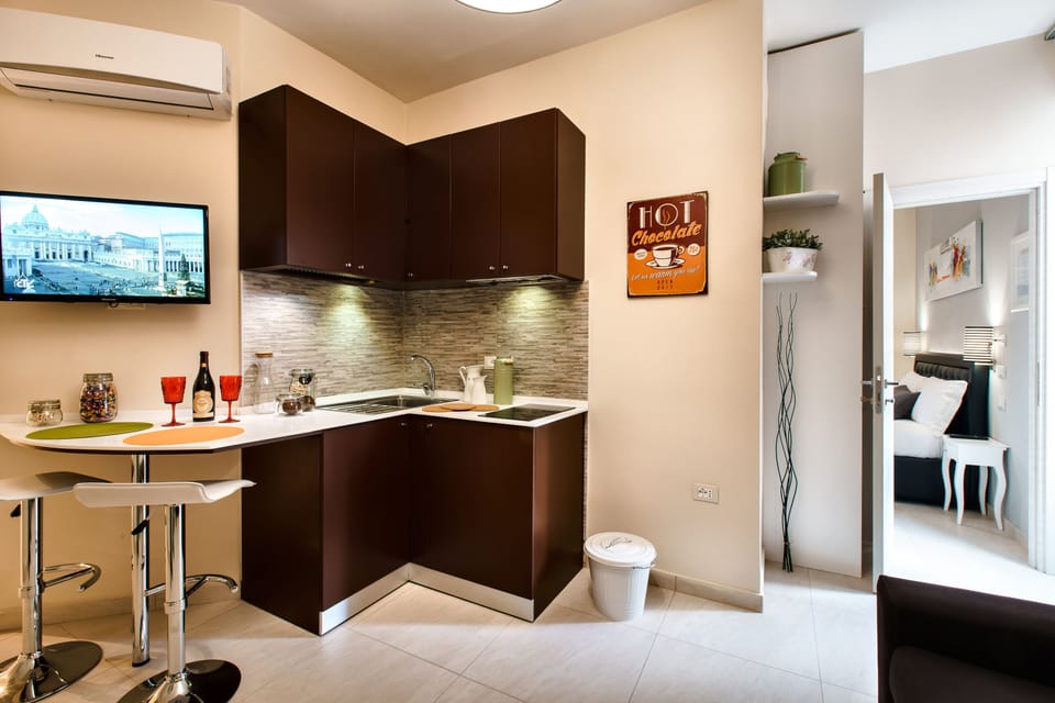 Family Apartment | Private kitchenette | Coffee/tea maker