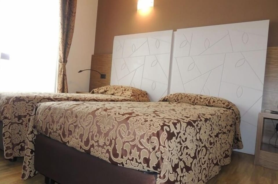 In-room safe, desk, soundproofing, iron/ironing board