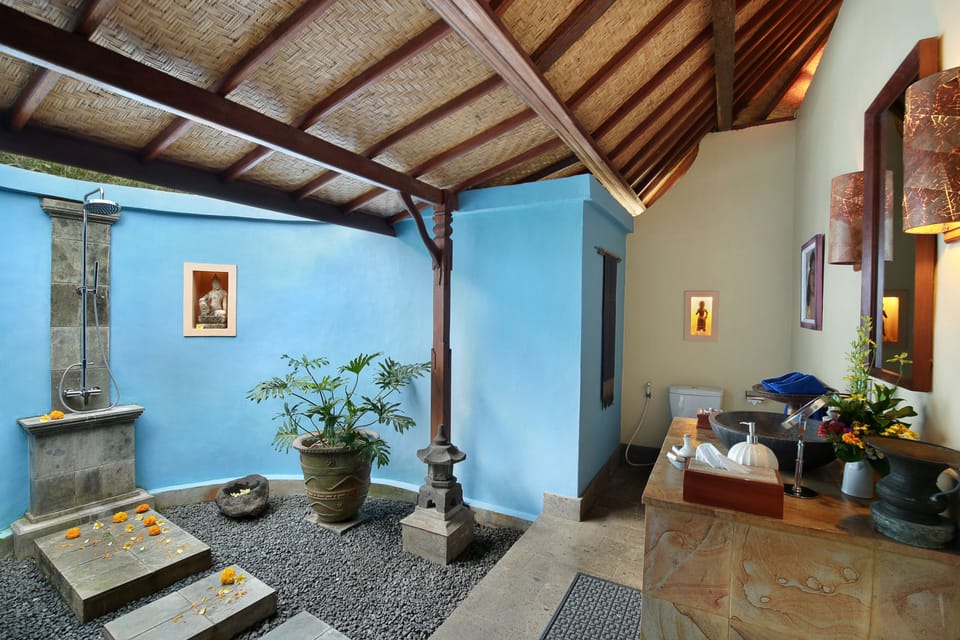 House, 1 Bedroom | Bathroom | Shower, free toiletries, towels