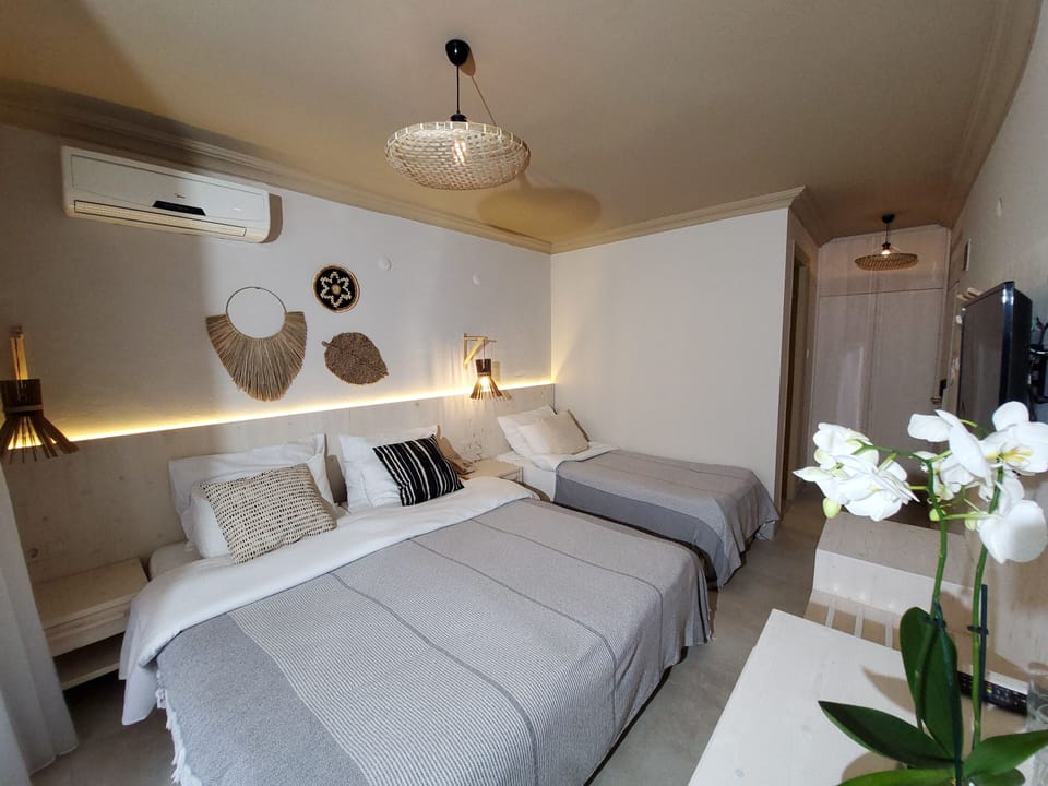 STANDARD ROOM | Minibar, in-room safe, desk, soundproofing