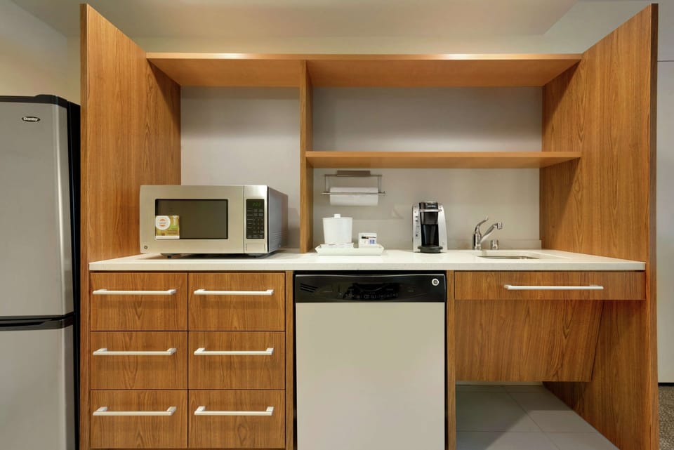 Fridge, microwave, dishwasher, coffee/tea maker