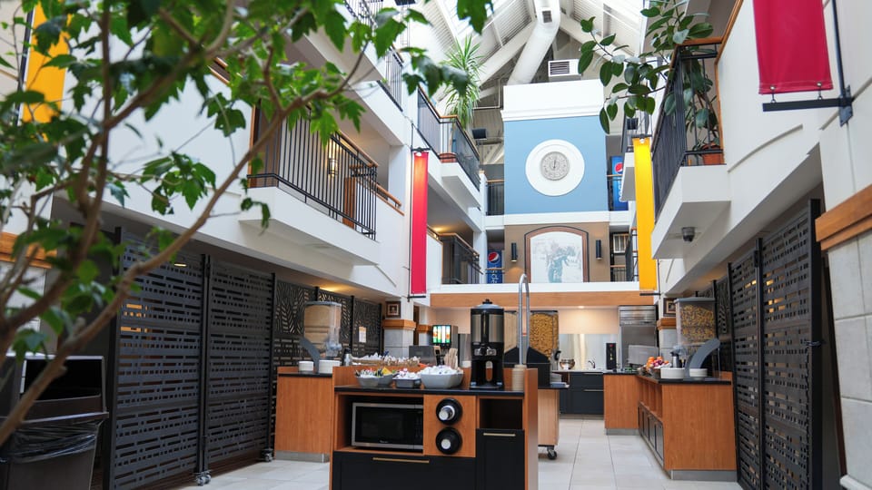 Free daily continental breakfast