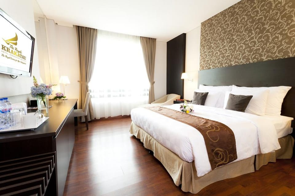 Egyptian cotton sheets, premium bedding, Select Comfort beds, minibar