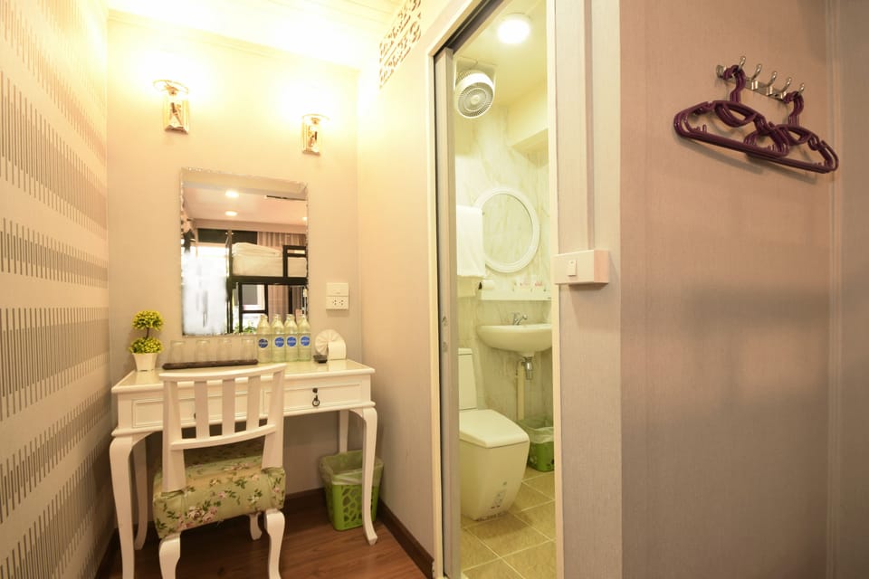 Family Quadruple Room, 1 Bedroom | Individually decorated, individually furnished, desk, blackout drapes