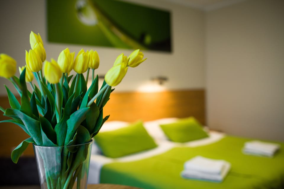 Standard Twin Room | Desk, blackout drapes, free cribs/infant beds, free WiFi
