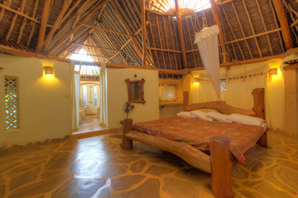 Swahili Luxury Villa | 1 bedroom, desk, soundproofing, cribs (free)
