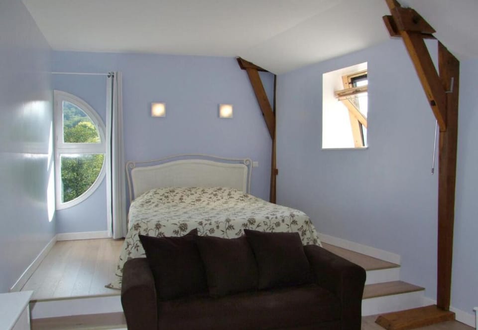 Double Room, Ensuite (Romantique) | Premium bedding, individually decorated, iron/ironing board, free WiFi