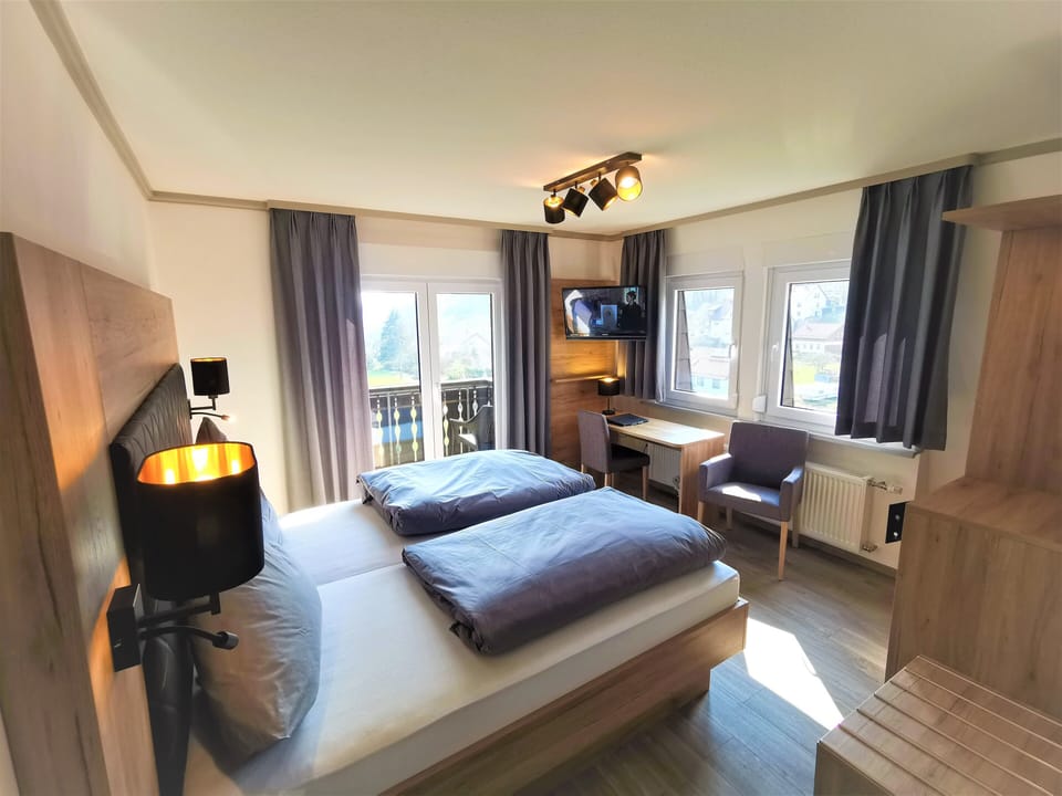 Comfort Room, Balcony, Valley View | WiFi (free), bed sheets