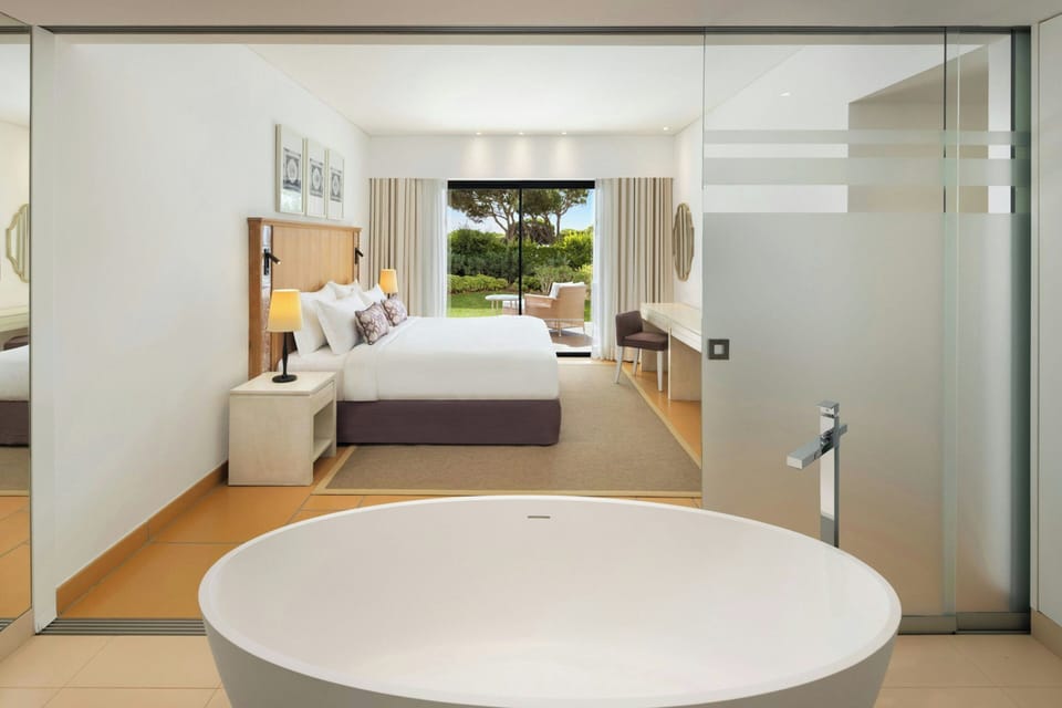 Premium bedding, in-room safe, desk, soundproofing