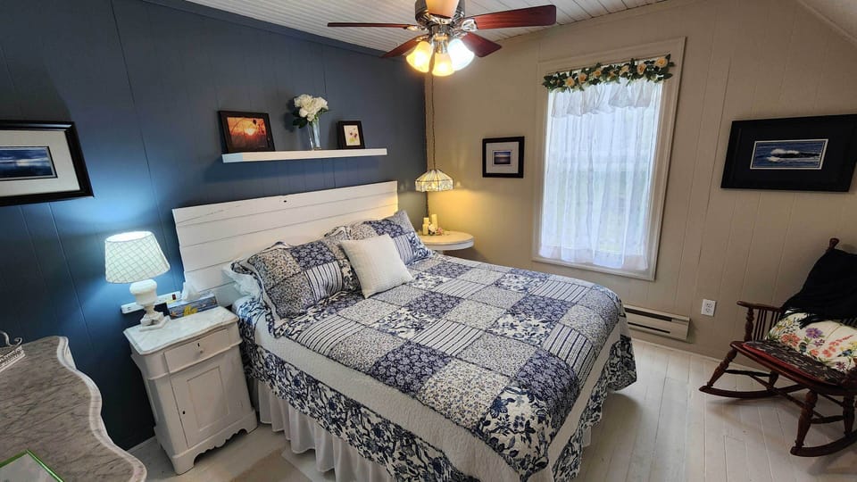 Family Suite, Private Bathroom (The Gammell Suite) | Desk, iron/ironing board, free rollaway beds, free WiFi