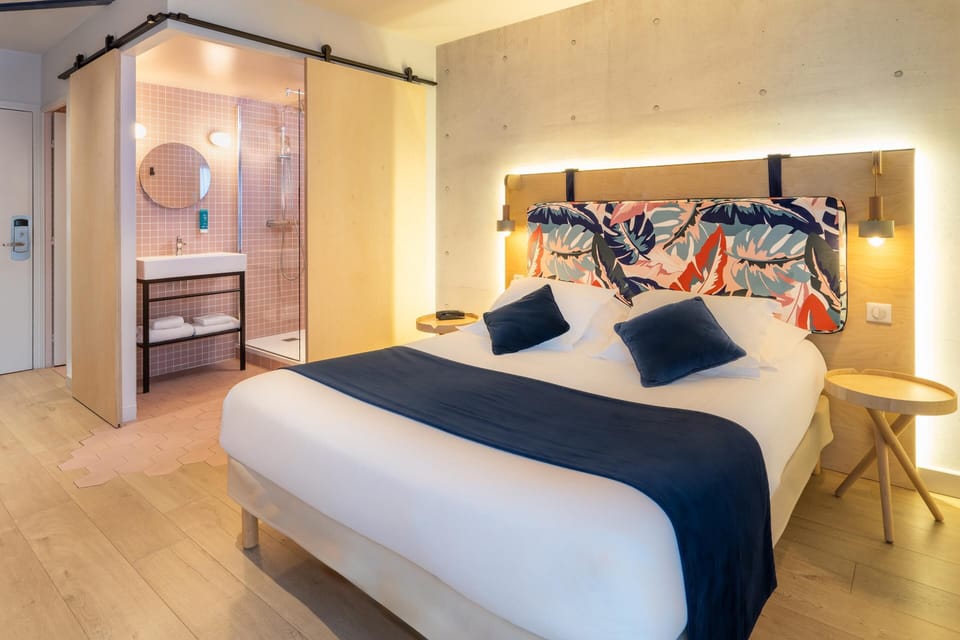 Superior Room, 1 Queen Bed, Non Smoking (with Single Sofabed) | Premium bedding, in-room safe, desk, blackout drapes