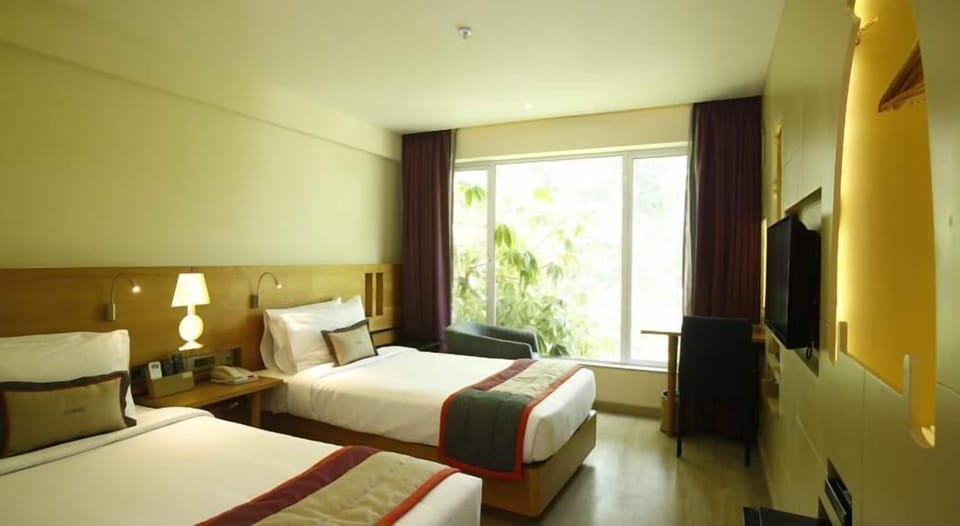 Luxury Twin Room | Premium bedding, minibar, in-room safe, desk