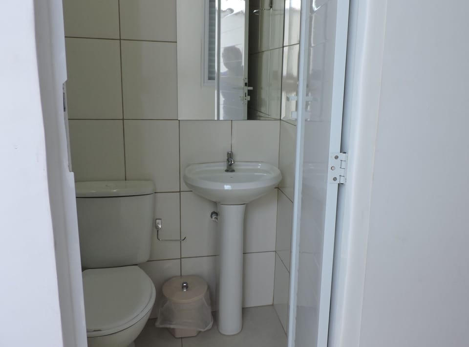 Economy Double Room Single Use, 1 Double Bed | Bathroom | Shower, towels