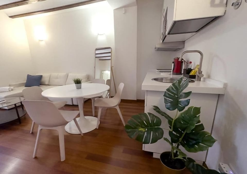 Premium Apartment | Living area | Smart TV