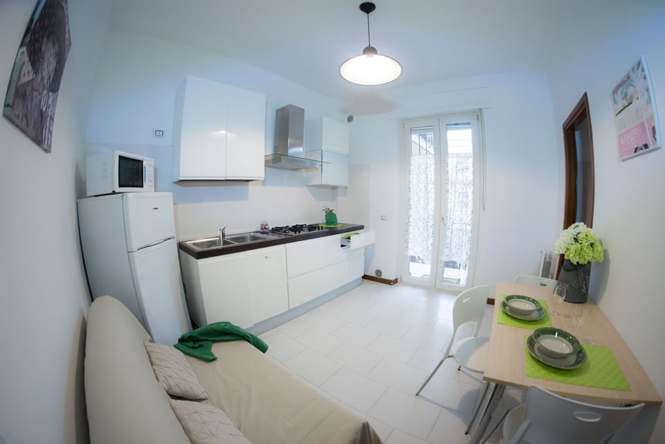 Apartment, 1 Bedroom, Garden View | Private kitchen | Electric kettle