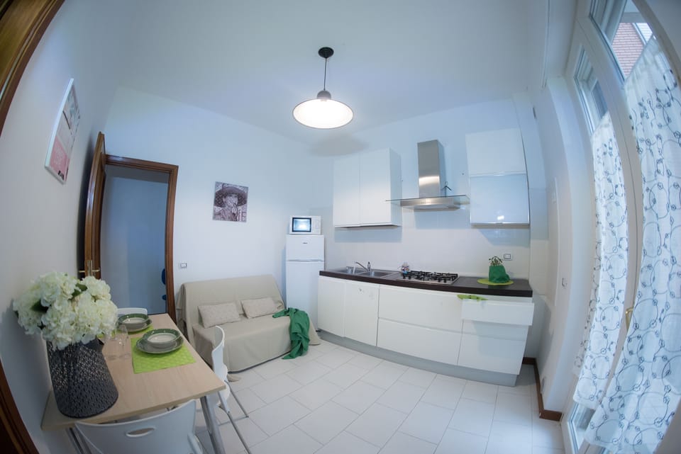 Apartment, 1 Bedroom, Garden View | Private kitchen | Electric kettle
