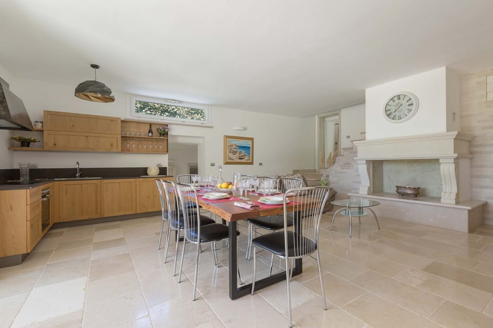 Villa, 5 Bedrooms | Private kitchen | Fridge, oven, stovetop, dishwasher