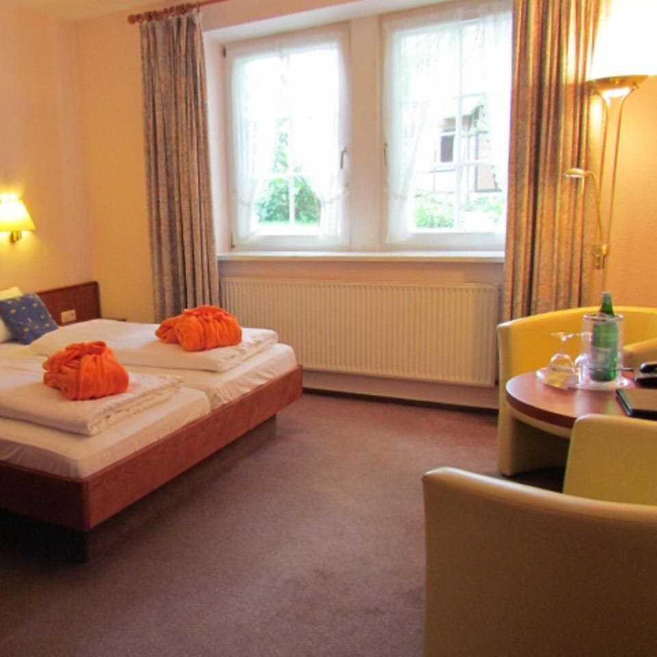 Comfort Double Room | Desk, blackout drapes, soundproofing, WiFi (free)