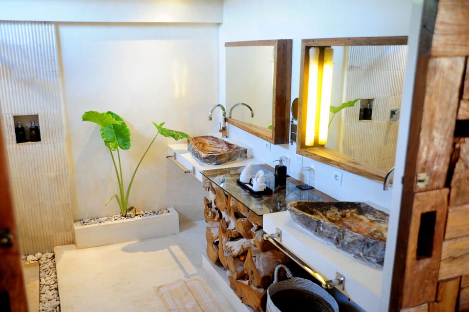 Shower, free toiletries, hair dryer (on request), slippers