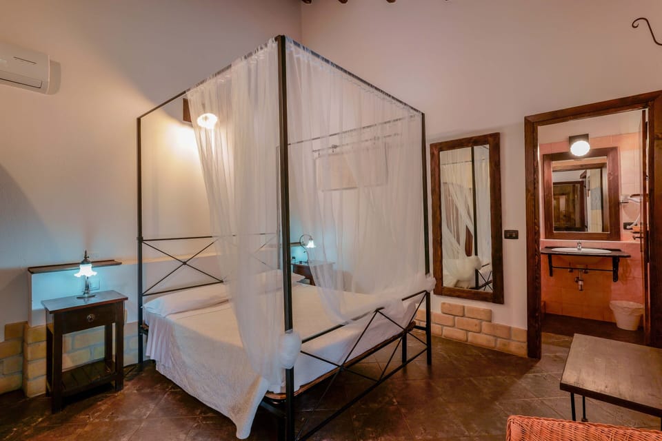 Superior Double or Twin Room | In-room safe, individually furnished, desk, cribs/infant beds