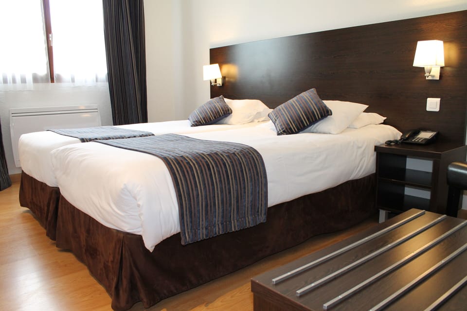 Standard Room, 2 Twin Beds | Premium bedding, Select Comfort beds, desk, soundproofing