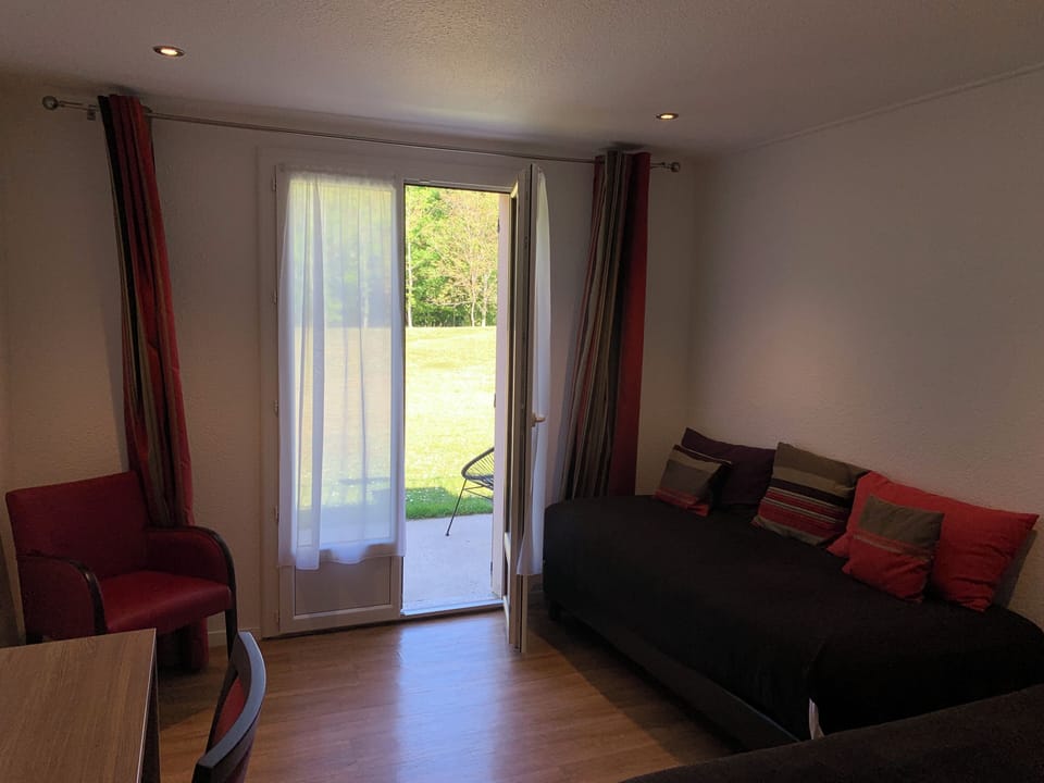 Family Room, Multiple Beds | Premium bedding, Select Comfort beds, desk, soundproofing