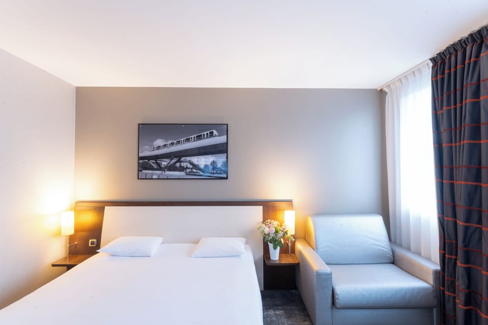 Classic Room, 1 Double Bed with Sofa bed | In-room safe, individually decorated, desk, blackout drapes