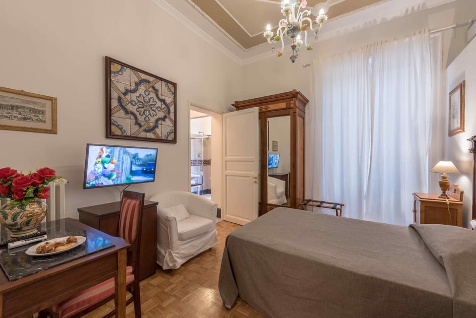 Single Room | Premium bedding, soundproofing, free WiFi, bed sheets