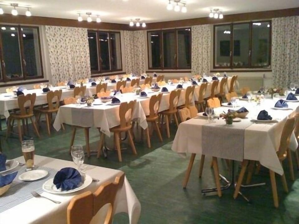 Banquet hall
