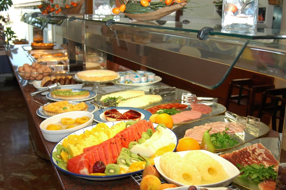 Daily buffet breakfast for a fee